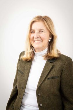 Susanne Menhart